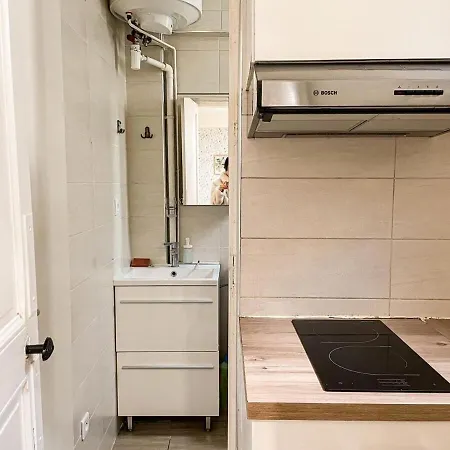 Petit Retro Francais 10 Apartment Paris